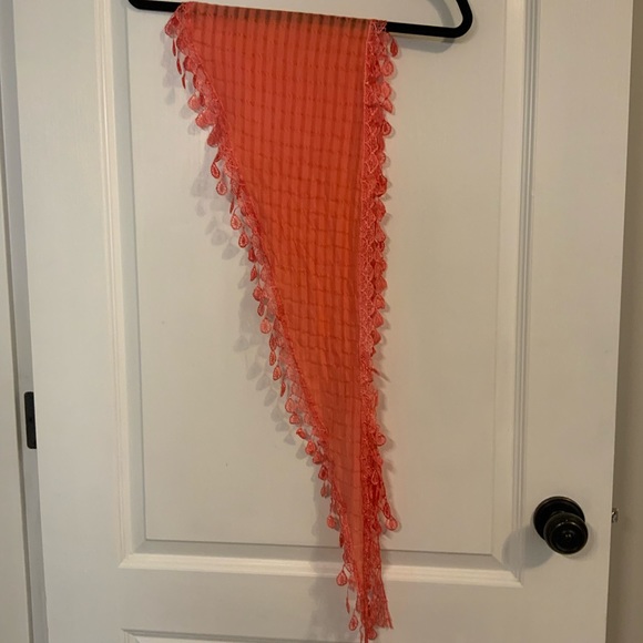 Woman’s Beautiful Coral Scarf, - Picture 3 of 6